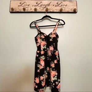 No Boundaries junior dress.🦋